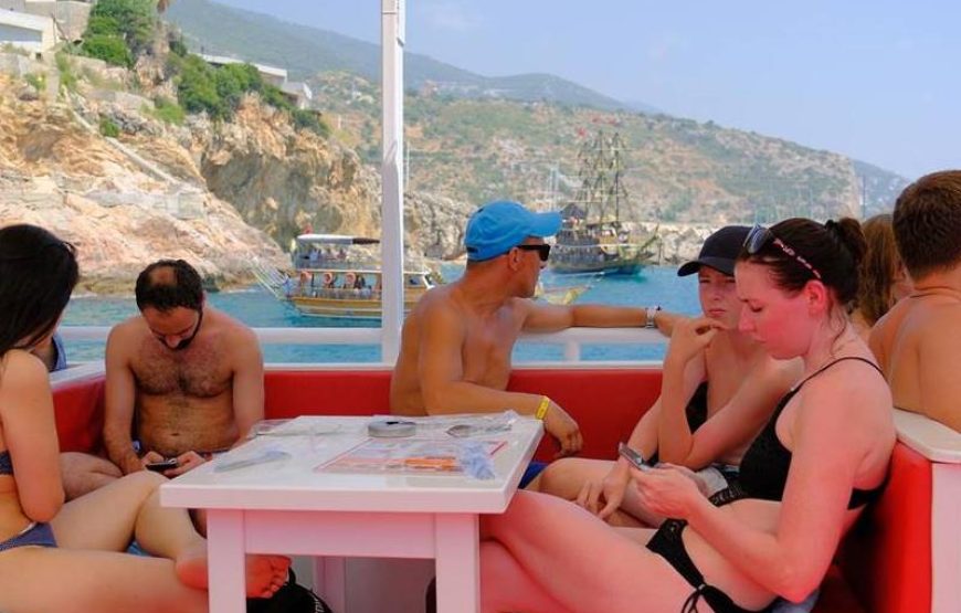 Alanya Boat Trip with Unlimited Drinks & Lunch