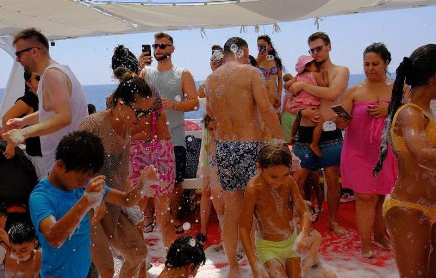 Alanya Boat Trip with Unlimited Drinks & Lunch