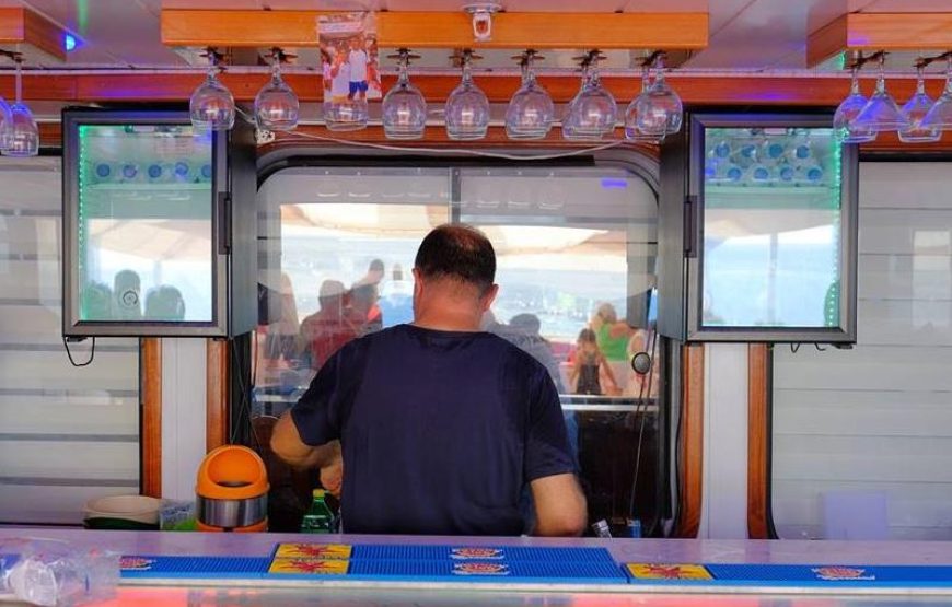 Alanya Boat Trip with Unlimited Drinks & Lunch
