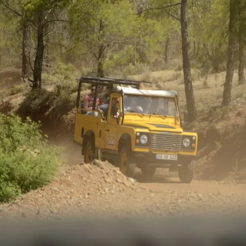 aliway-tour-from-marmaris-jeep-safari-tour-with-waterfall-water-fights